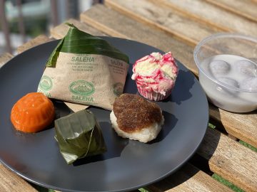 NASI LEMAK & KUIH KUIH
